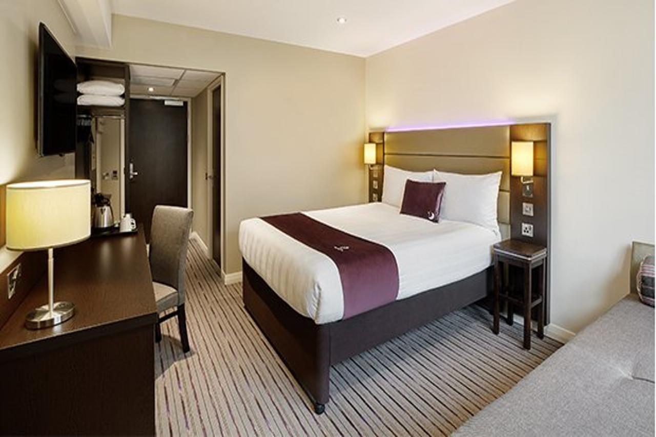 Premier Inn Wokingham Town Centre المظهر الخارجي الصورة
